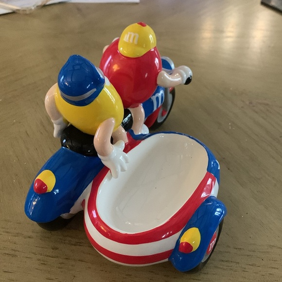 M&M ceramic motorcycle & side car candy dish 2002. - Picture 4 of 5